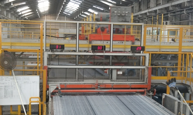 Installation of a stacking and unstacking line 