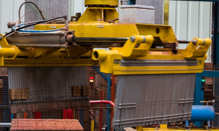 Depiling and packing line for brickmaking plant